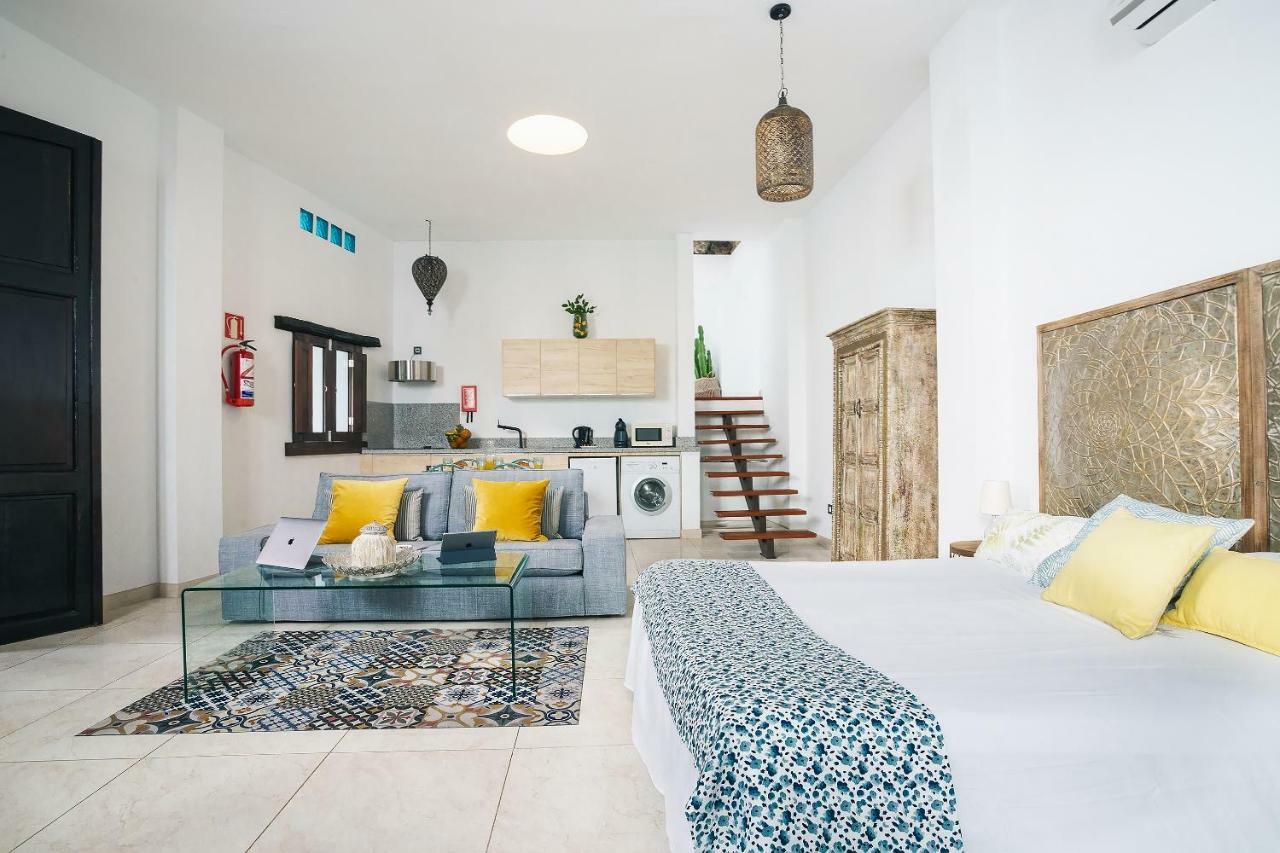 El Charco Suites Arrecife  Exteriör bild